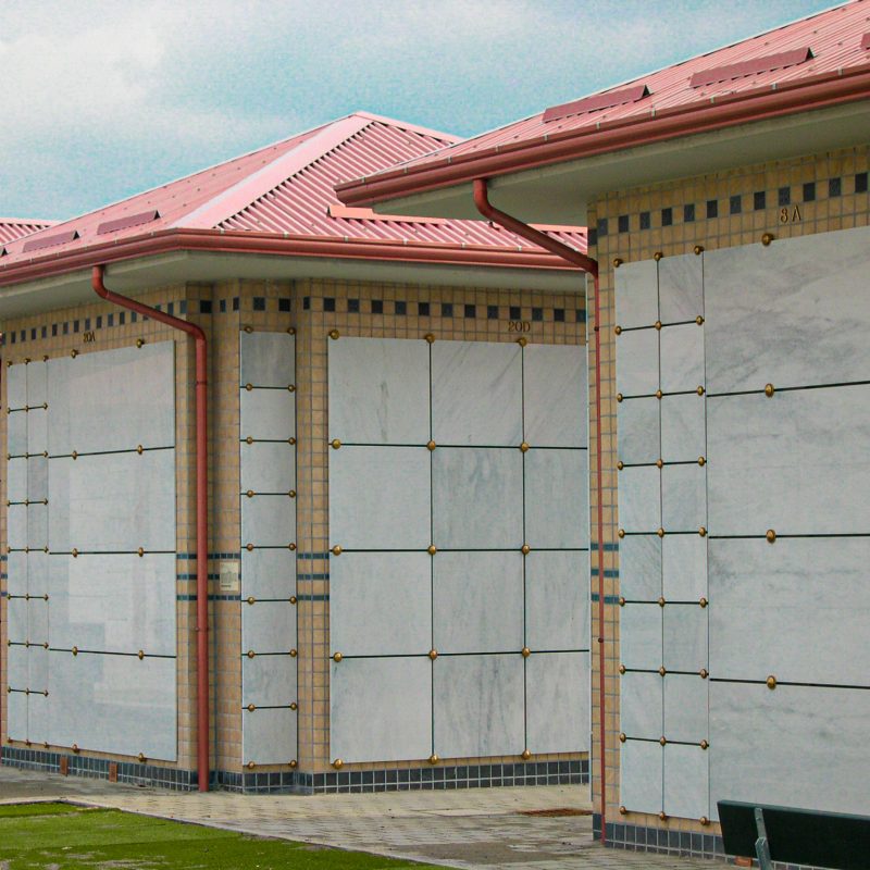 Ampliazione cimitero con loculi e cellette in Bianco Carrara